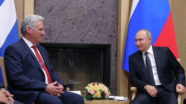 Президент РФ Владимир Путин и президент Кубы Мигель Диас-Канель Бермудес во время встречи