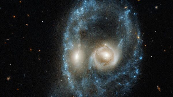 Галактики из Призрачного следа, заснятые телескопом Hubble