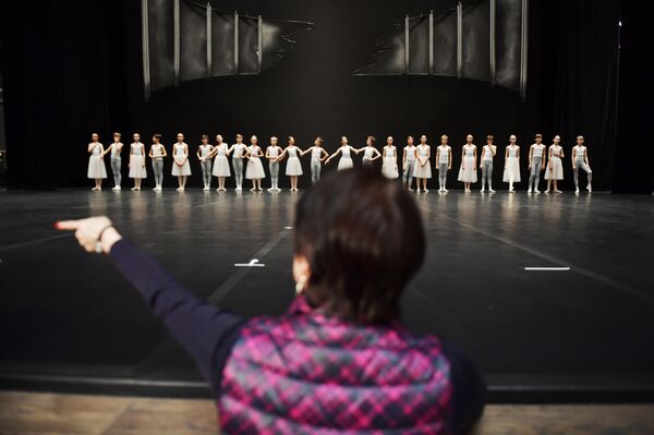 Открытый урок воспитанников Академии танца Бориса Эйфмана в репетиционном зале Детского театра танца в Санкт-Петербурге