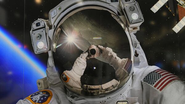 Скафандр астронавта NASA на выставке в рамках Международный конгресс астронавтики в Вашингтоне