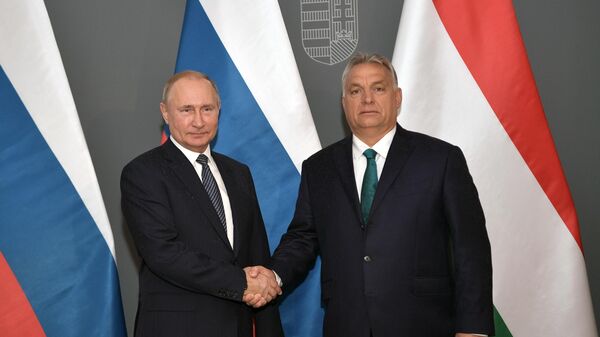  Президент РФ Владимир Путин и премьер-министр Венгрии Виктор Орбан во время встречи