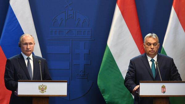Президент РФ Владимир Путин с премьер-министром Венгрии Виктором Орбаном во время совместной пресс-конференции по итогам встречи