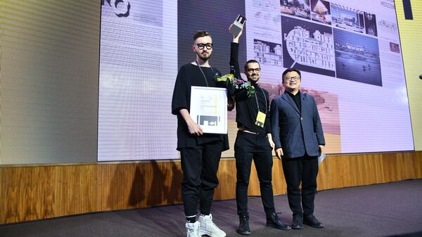 Победители второй Российской молодежной архитектурной биеннале в номинации Портовый элеватор, участники творческого объединения Лето