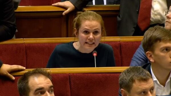 Депутат Рады расплакалась на заседании