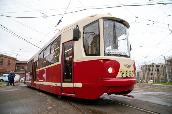 Первый в России водородный трамвай проехал по Московскому проспекту Санкт-Петербурга