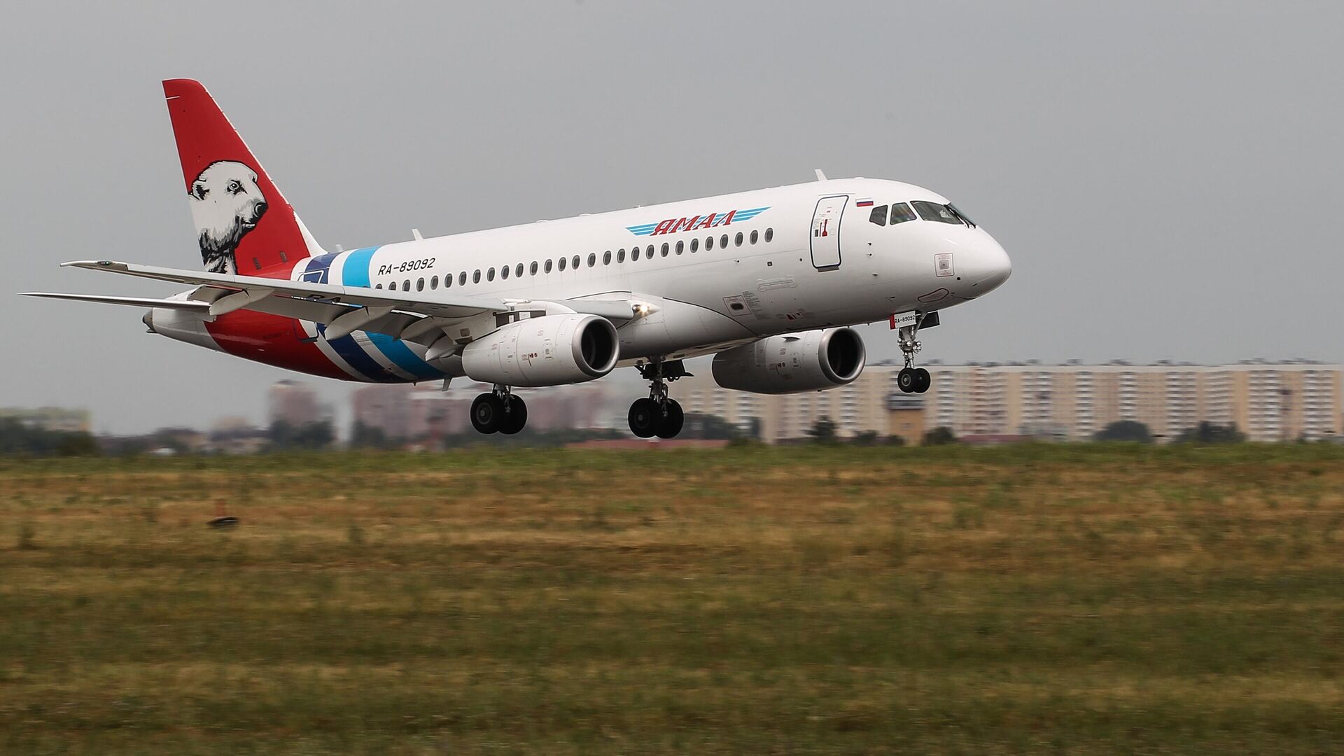 Самолет Sukhoi Superjet-100 авиакомпании Ямал - РИА Новости, 1920, 20.07.2021