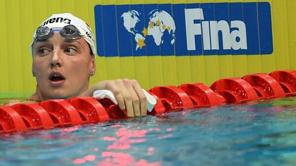 Катинка Хошсу (Венгрия) на соревнованиях по плаванию на дистанции 400 м комплексом среди женщин на VI этапе Кубка мира по плаванию в Казани.