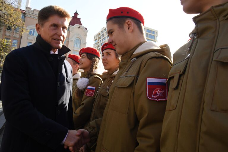 Губернатор Приморского края Олег Кожемяко на митинге-концерте в рамках празднования Дня народного единства во Владивостоке