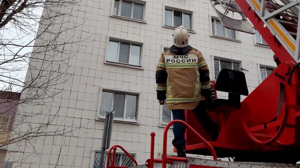 Пожарные спасли 28 человек при пожаре в жилом многоквартирном доме в Казани 