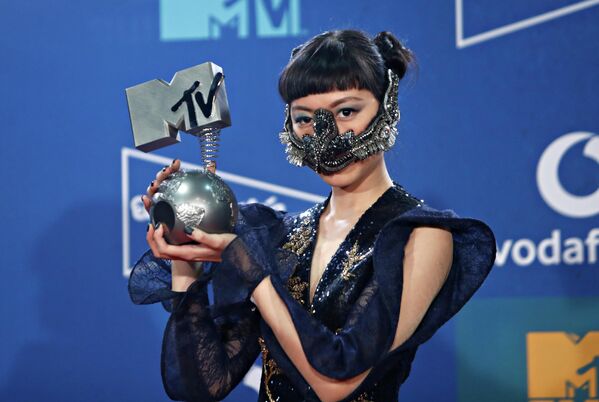 Певица Жасмин Сокко на церемонии награждения MTV Europe Music Awards