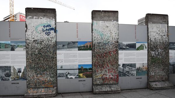 Фрагмент Берлинской стены на Потсдамской площади.