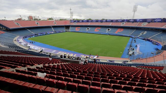 Soccer - Conmebol Summit for Copa Libertadores - General Pablo Rojas Stadium, Asuncion, Paraguay - November 5, 2019   Workers continue with the preparations in the General Pablo Rojas Stadium for the Copa Sudamericana final     REUTERS/Jorge Adorno