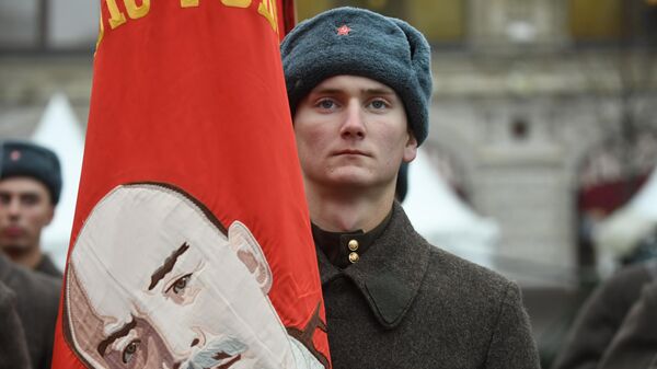 Участник марша, приуроченного к 78-й годовщине парада 1941 года на Красной площади