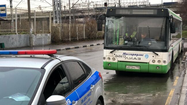 ДТП с участием автобуса на улице Фрязевская в Москве. 7 ноября 2019