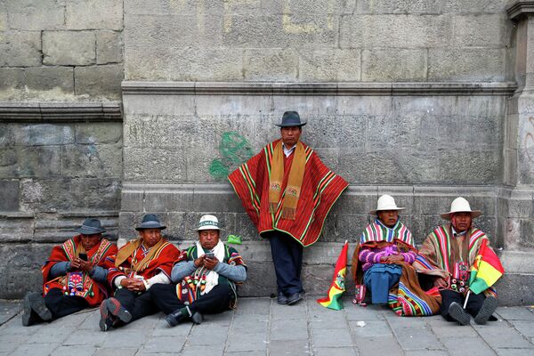Сторонники президента Боливии Эво Моралеса в городе Ла-Пас, Боливия 