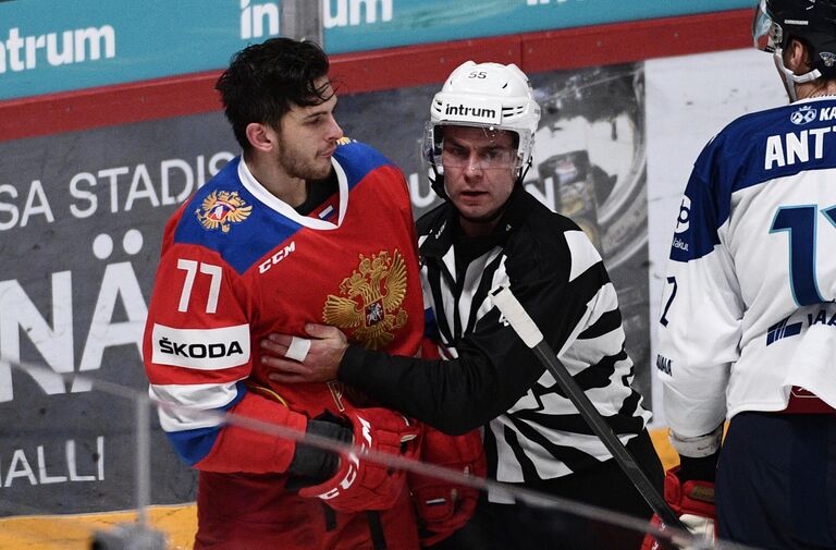 Константин Окулов (слева)