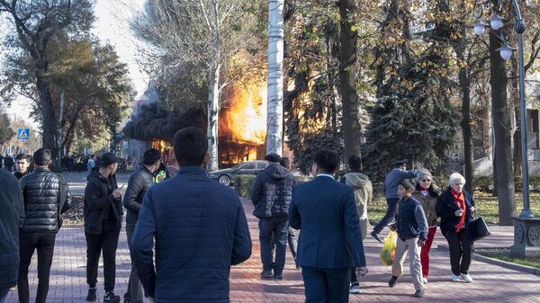 Взрыв в кафе Антошка на пересечении улиц Чуй и Эркиндик в Бишкеке