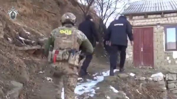 Кадры задержания в Дагестане подозреваемых в финансировании терроризма