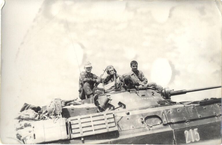 Ильяс Дауди , участник войны в Афганистане (на фото – с автоматом)