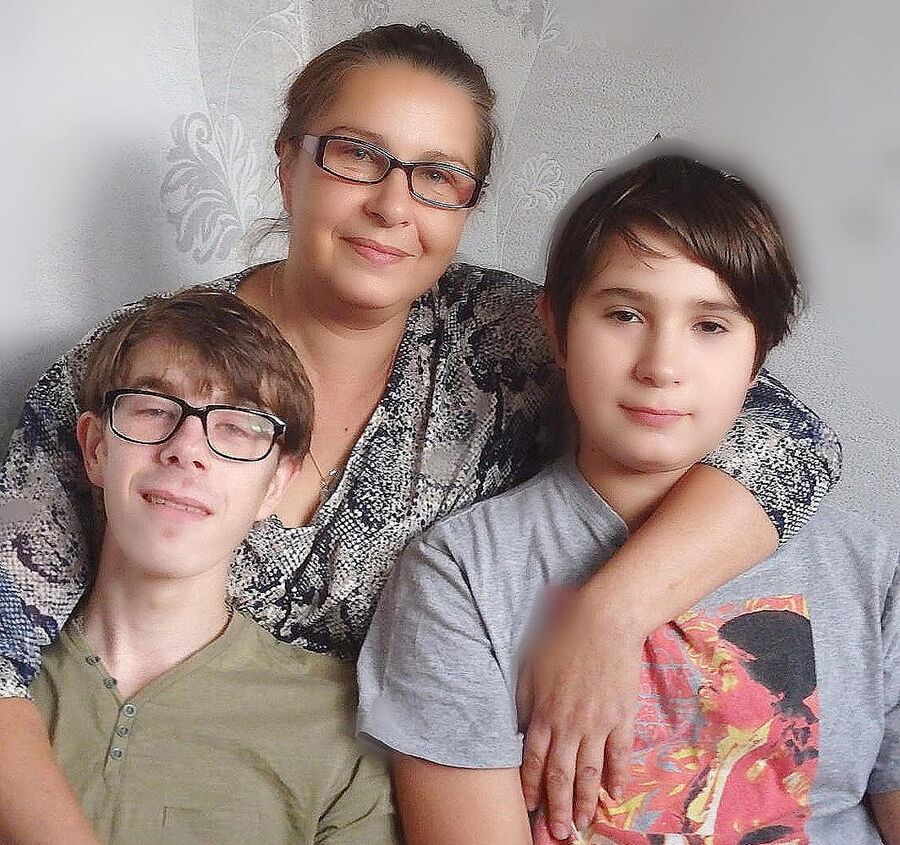 Марина Сидорова с сыновьями