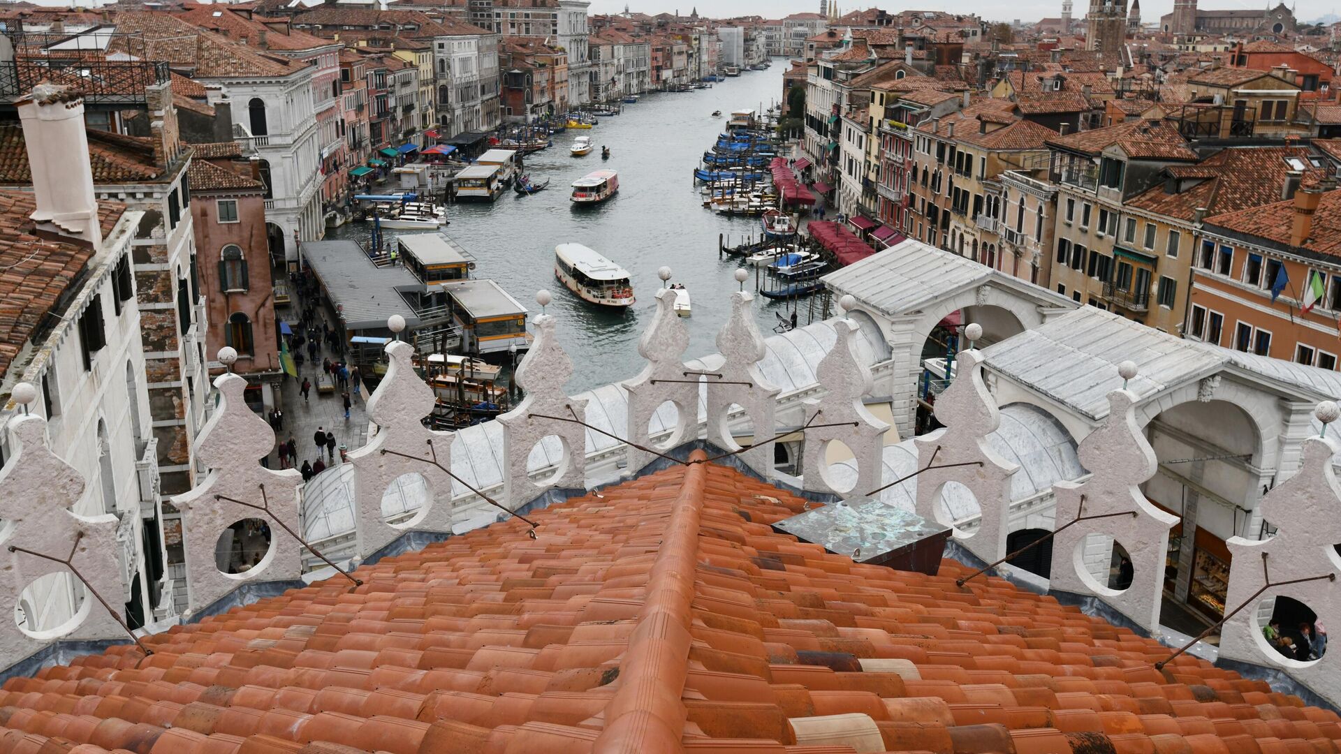 Вид на Венецию с террасы Фондако деи Тедески - РИА Новости, 1920, 05.05.2022