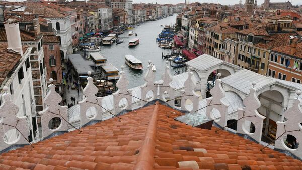 Вид на Венецию с террасы Фондако деи Тедески