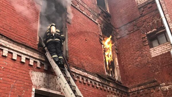Пожар в одном из зданий Морозовских казарм в Твери