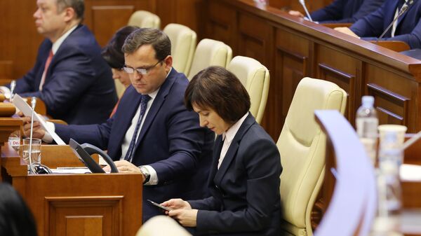 Премьер-министр Молдавии Майя Санду на заседании парламента Молдавии в Кишиневе