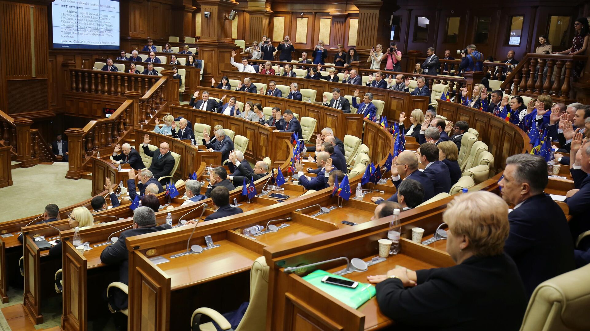 Депутаты на заседании парламента Молдавии в Кишиневе - РИА Новости, 1920, 18.04.2021