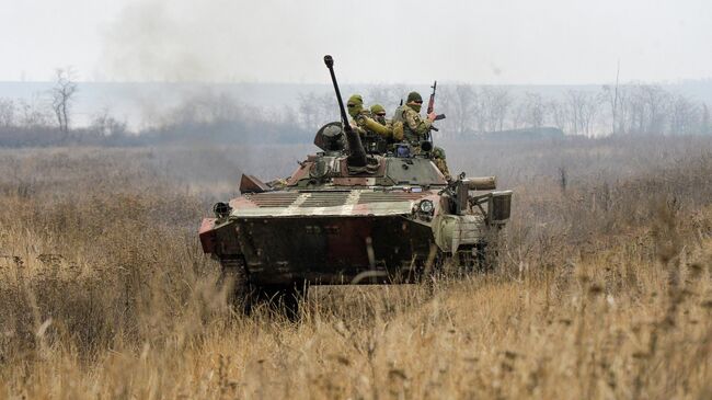 Украинские военные на линии соприкосновения в Донецкой области