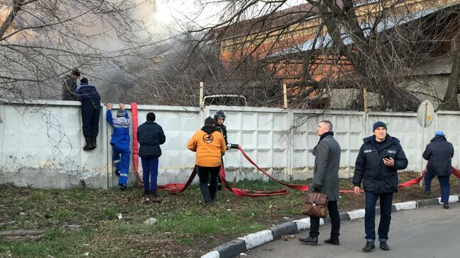 Возгорание на складе в районе Ленинградского вокзала в Москве. 14 ноября 2019