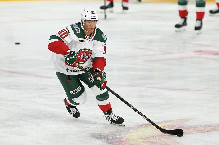 Хоккеист Ак Барса Олег Ли