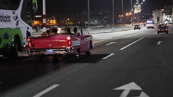 Ночная Гавана и старый автомобиль