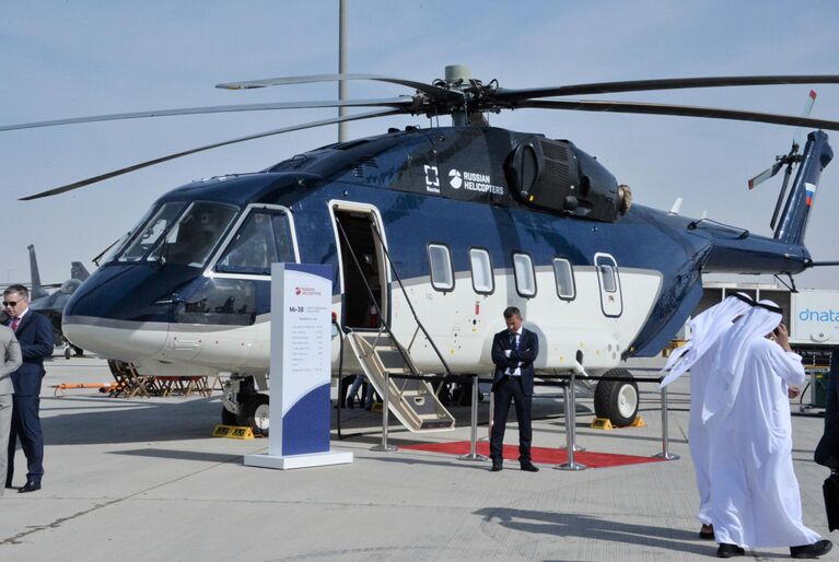 Вертолет Ми-38 на международном авиасалоне Dubai Airshow 2019 