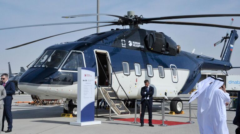 Вертолет Ми-38 на международном авиасалоне Dubai Airshow 2019 