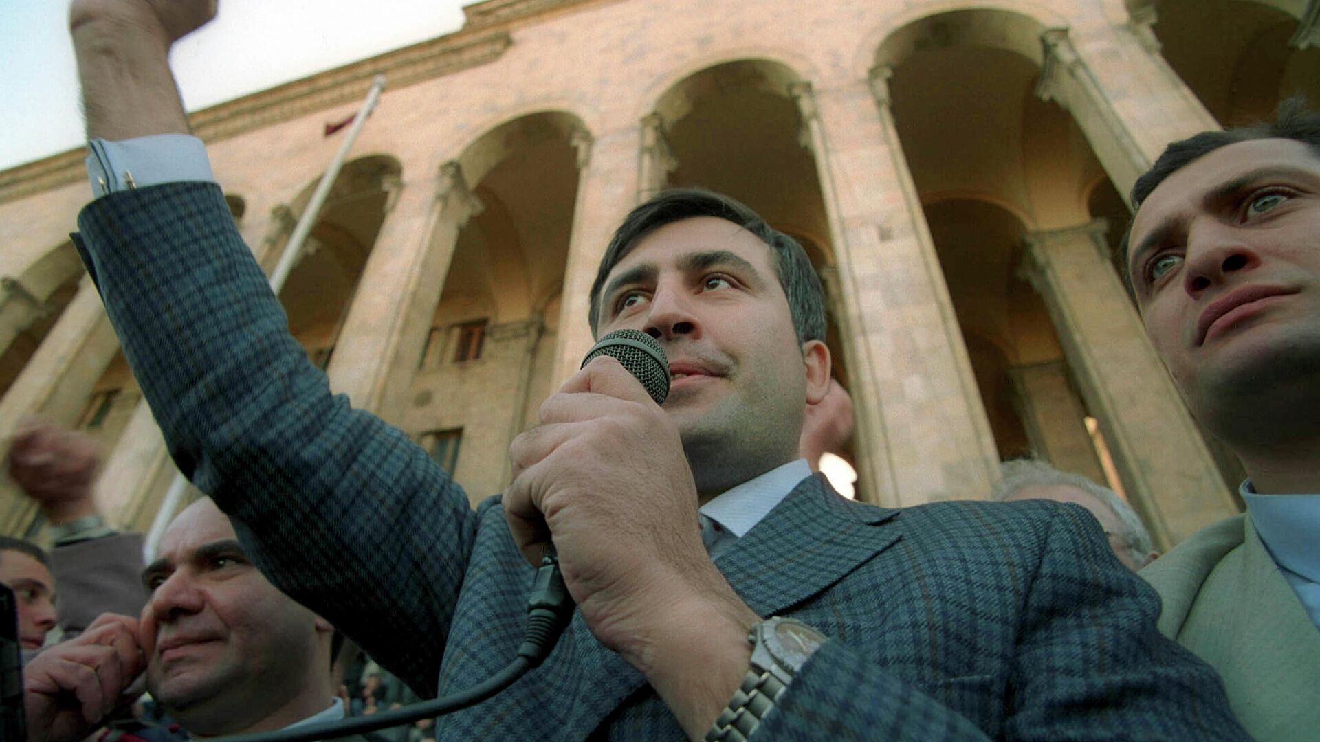 Михаил Саакашвили на митинге 22-23 ноября 2003 года в Тбилиси - РИА Новости, 1920, 23.09.2021