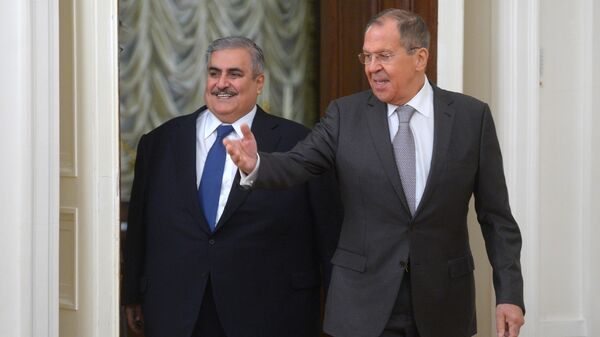 Министр иностранных дел РФ Сергей Лавров и министр иностранных дел Бахрейна Халед бен Ахмед аль-Халифа во время встречи в Москве