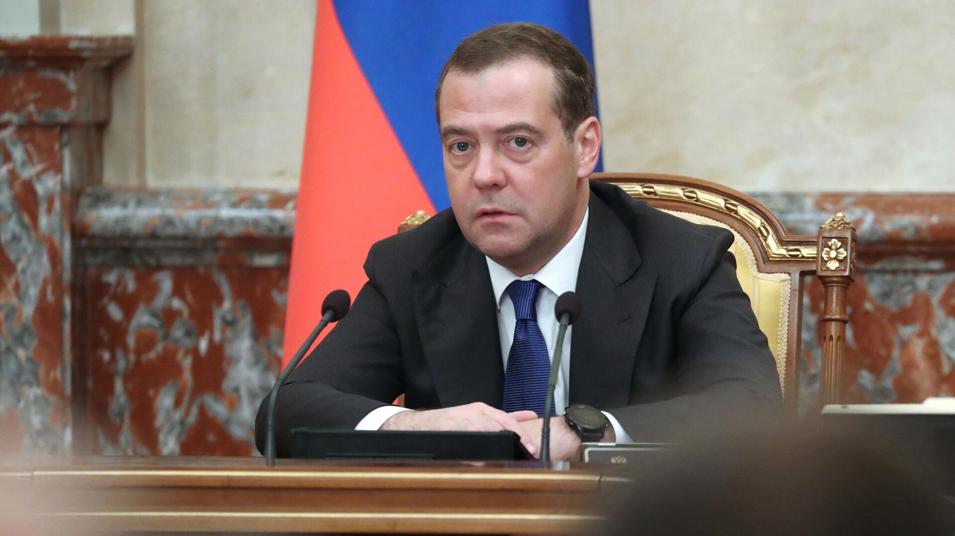 Первый премьер министр россии. Медведев председатель правительства РФ.