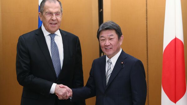 Министр иностранных дел РФ Сергей Лавров и министр иностранных дел Японии Тосимицу Мотэги во время встречи в Нагое
