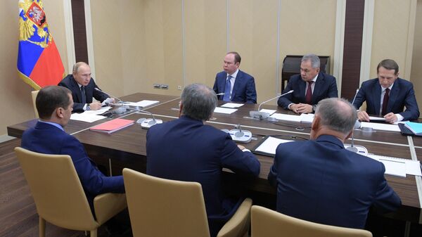 Президент РФ Владимир Путин проводит совещание с постоянными членами Совета безопасности РФ. 22 ноября 2019