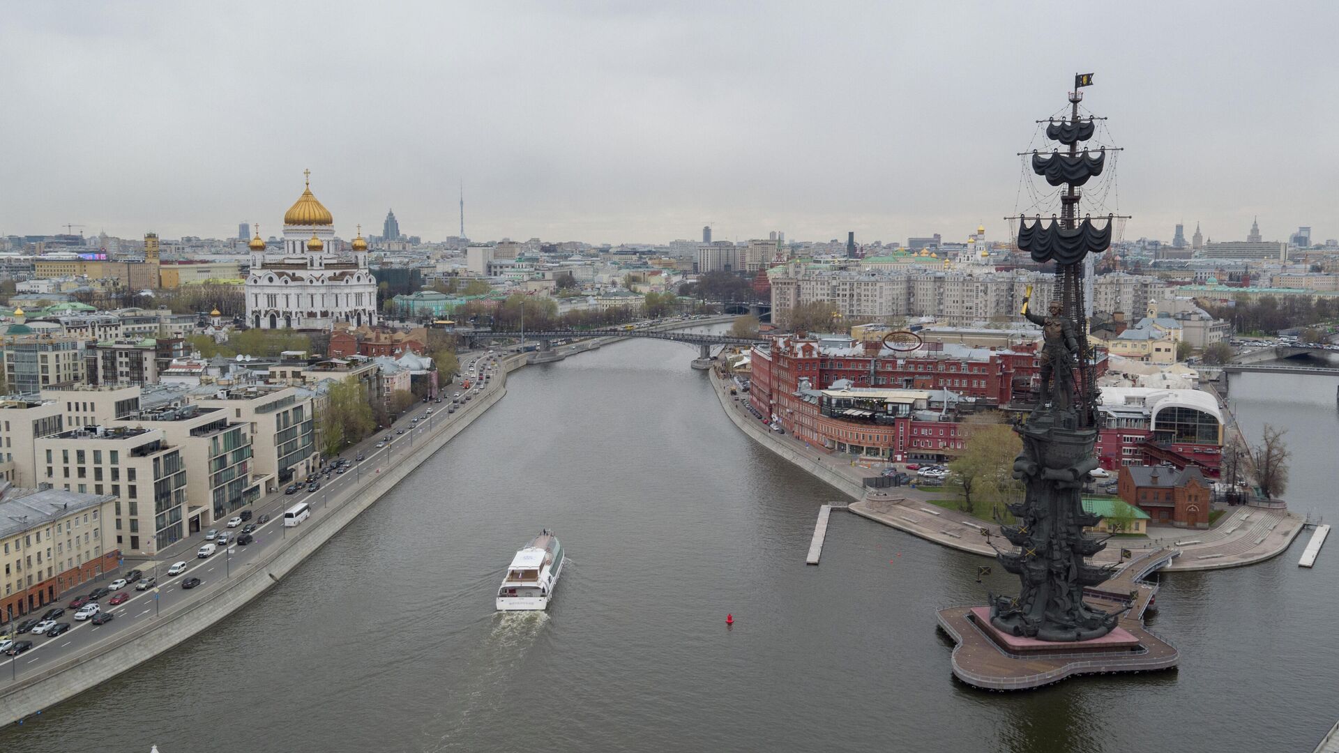 Пароход на Москва-реке в районе Пречистенской набережной в Москве - РИА Новости, 1920, 05.04.2021