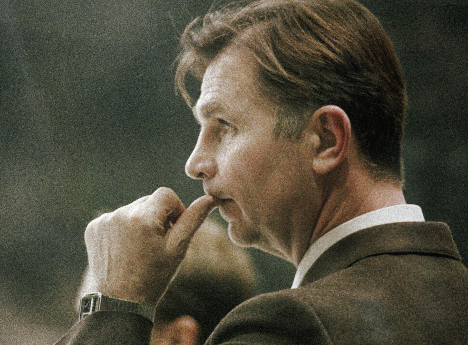 Старший тренер сборной команды СССР по хоккею Виктор Тихонов на XIV зимних Олимпийских играх. - РИА Новости, 1920, 16.10.2025