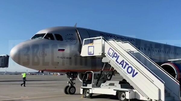 Опубликовано видео с места экстренной посадки самолета Москва — Анапа