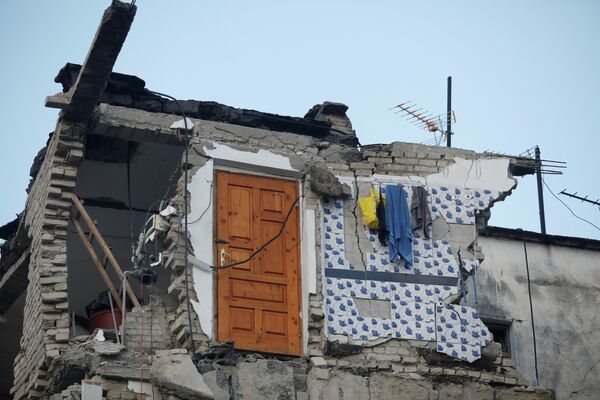 Последствия землетрясения в Албании