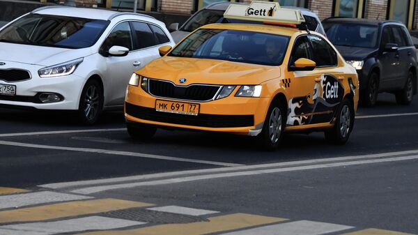 Автомобиль службы такси Gett