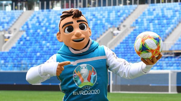 Официальный талисман чемпионата Европы по футболу 2020 мальчик Скиллзи