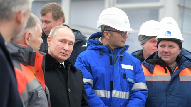 Владимир Путин на открытии скоростной платной трассы М-11 Москва - Санкт-Петербург