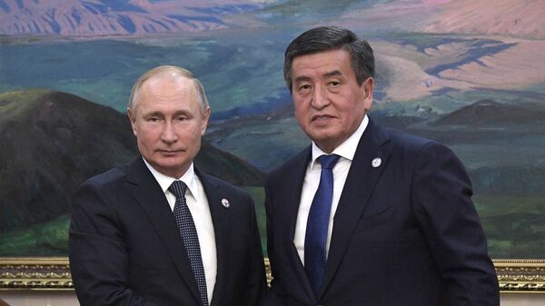 Президент РФ Владимир Путин и президент Киргизии Сооронбай Жээнбеков 