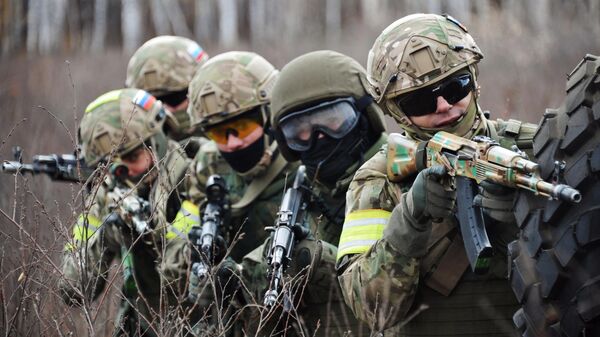 Военнослужащие на тактико-специальных учениях