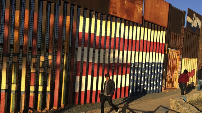 Приставил к стенке. Трамп бросил на мексиканский редут своего зятя